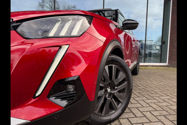 Peugeot 2008 1.2 Turbo GT-Line 155pk - Automaat - Panodak - Navi - Winterpakket - Climate