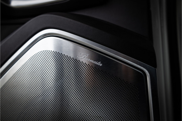 Porsche Cayenne 4.0 Turbo - Origineel NL | Sport Chrhono + | Luchtvering | Elek. Trekhaak