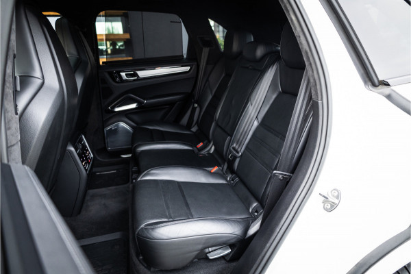 Porsche Cayenne 4.0 Turbo - Origineel NL | Sport Chrhono + | Luchtvering | Elek. Trekhaak