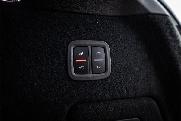 Porsche Cayenne 4.0 Turbo - Origineel NL | Sport Chrhono + | Luchtvering | Elek. Trekhaak