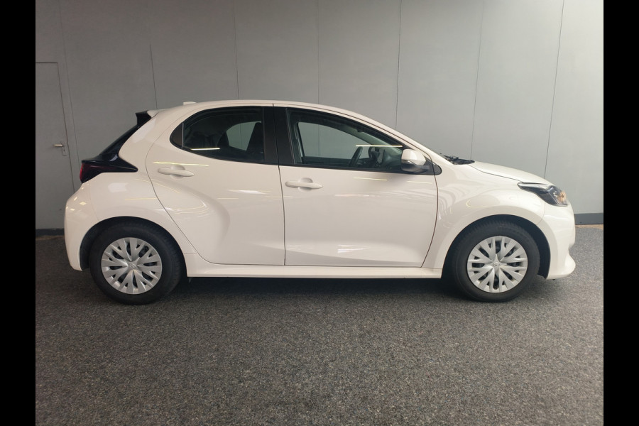Toyota Yaris 1.5 Hybrid 115 Comfort Rijklaar + 12 maanden Bovag-garantie Henk Jongen Auto's in Helmond,  al 50 jaar service zoals 't hoort!