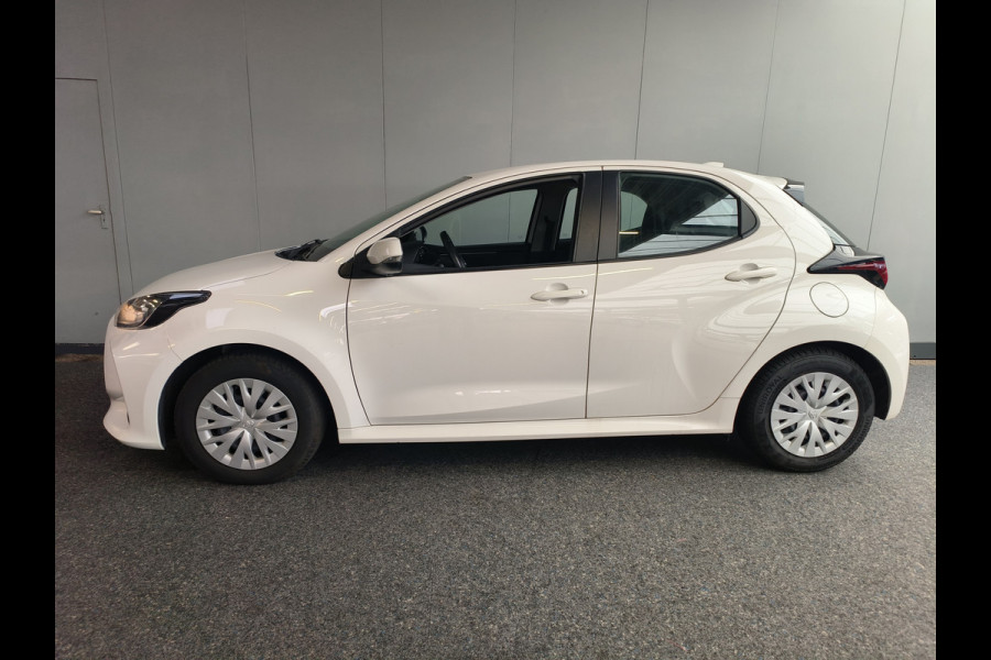Toyota Yaris 1.5 Hybrid 115 Comfort Rijklaar + 12 maanden Bovag-garantie Henk Jongen Auto's in Helmond,  al 50 jaar service zoals 't hoort!