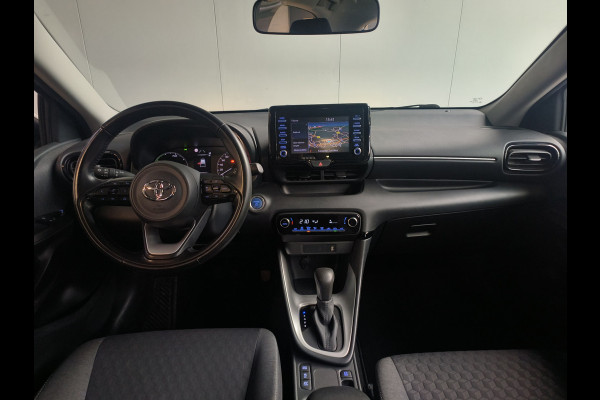 Toyota Yaris 1.5 Hybrid 115 Comfort Rijklaar + 12 maanden Bovag-garantie Henk Jongen Auto's in Helmond,  al 50 jaar service zoals 't hoort!
