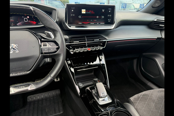 Peugeot 2008 1.2 Turbo GT-Line 155pk - Automaat - Panodak - Navi - Winterpakket - Climate