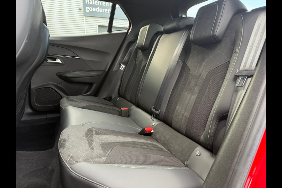 Peugeot 2008 1.2 Turbo GT-Line 155pk - Automaat - Panodak - Navi - Winterpakket - Climate