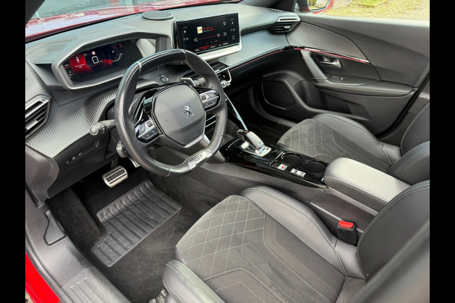 Peugeot 2008 1.2 Turbo GT-Line 155pk - Automaat - Panodak - Navi - Winterpakket - Climate