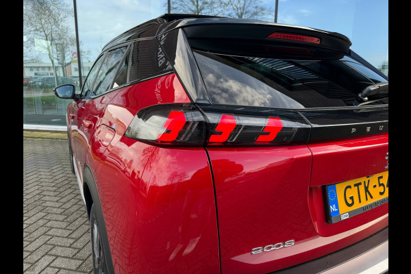 Peugeot 2008 1.2 Turbo GT-Line 155pk - Automaat - Panodak - Navi - Winterpakket - Climate