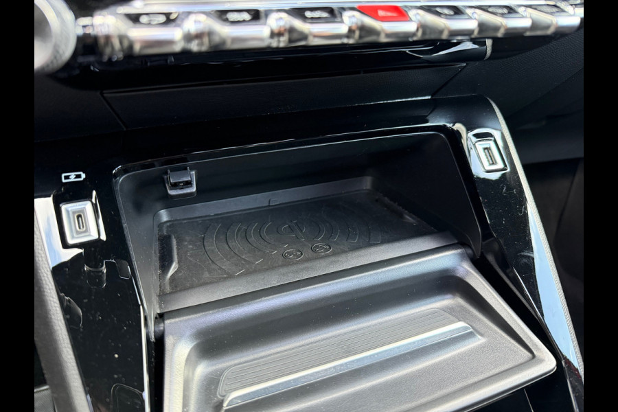 Peugeot 2008 1.2 Turbo GT-Line 155pk - Automaat - Panodak - Navi - Winterpakket - Climate