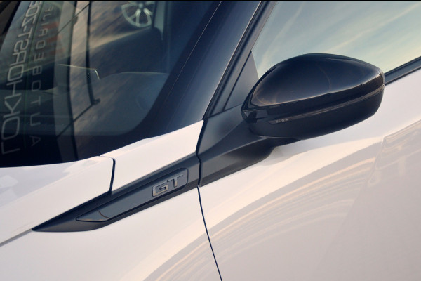 Peugeot 2008 1.2 Hybrid 136 GT | Navigatie | 360 Gr Camera | Adaptieve CC