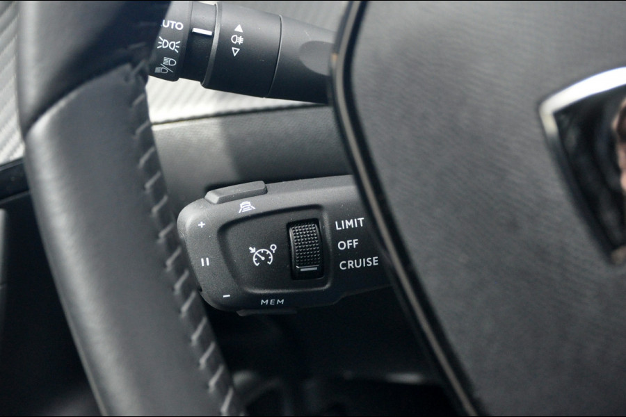 Peugeot 2008 1.2 PureTech 100PK Allure | Full LED | 360 Graden Camera | Navigatie |