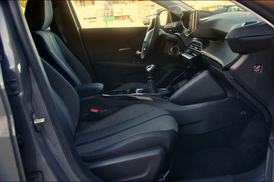 Peugeot 208 1.2 PureTech 100 Allure | Navigatie | 360 Gr Camera | Zeer mooi!