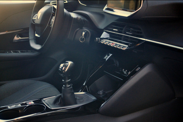 Peugeot 208 1.2 PureTech 100 Allure | Navigatie | 360 Gr Camera | Zeer mooi!