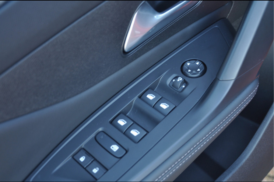Peugeot 308 SW Allure 1.2 PureTech 130 PK | 4.500 km! | Camera | Navigatie