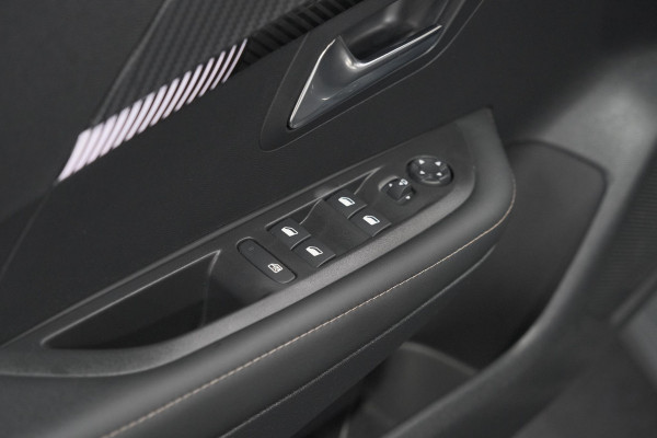 Peugeot 208 PureTech 100 Allure | Gris Selenium | Apple Carplay | Parkeersensoren | Climate Control