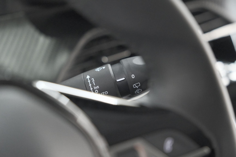 Peugeot 208 PureTech 100 Allure | Gris Selenium | Apple Carplay | Parkeersensoren | Climate Control