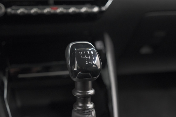 Peugeot 208 PureTech 100 Allure | Gris Selenium | Apple Carplay | Parkeersensoren | Climate Control