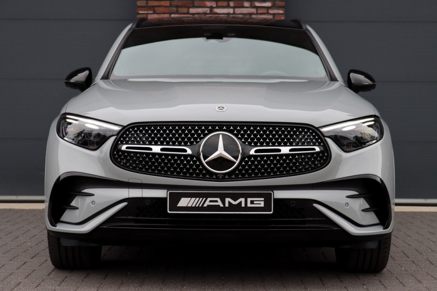 Mercedes-Benz GLC 400e 4MATIC AMG Line Aut9 | 'Manufaktur' | Airmatic | Achterasbesturing | Distronic+ | Trekhaak | Verwarmd Stuurwiel | HUD | Burmester | Digital Light |