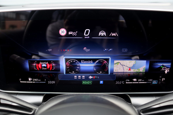 Mercedes-Benz GLC 400e 4MATIC AMG Line Aut9 | 'Manufaktur' | Airmatic | Achterasbesturing | Distronic+ | Trekhaak | Verwarmd Stuurwiel | HUD | Burmester | Digital Light |