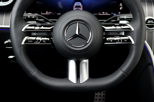 Mercedes-Benz GLC 400e 4MATIC AMG Line Aut9 | 'Manufaktur' | Airmatic | Achterasbesturing | Distronic+ | Trekhaak | Verwarmd Stuurwiel | HUD | Burmester | Digital Light |