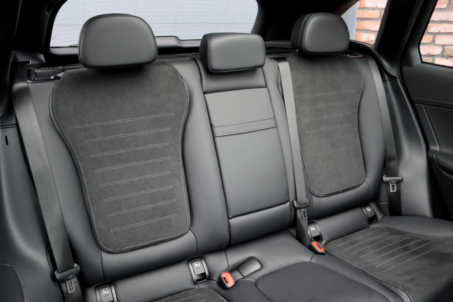 Mercedes-Benz GLC 400e 4MATIC AMG Line Aut9 | 'Manufaktur' | Airmatic | Achterasbesturing | Distronic+ | Trekhaak | Verwarmd Stuurwiel | HUD | Burmester | Digital Light |