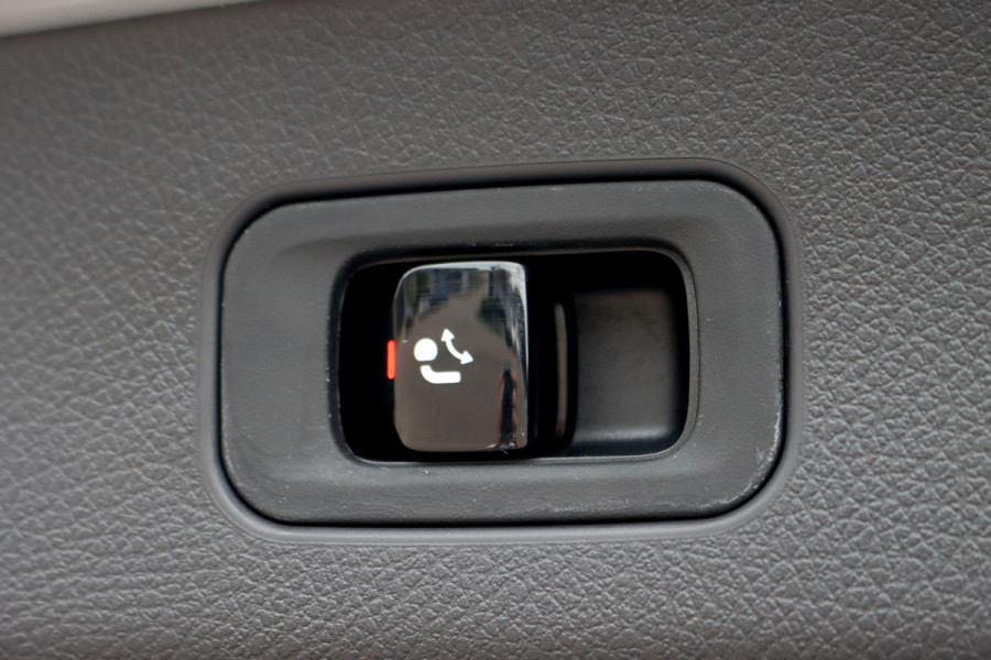 Mercedes-Benz GLC 400e 4MATIC AMG Line Aut9 | 'Manufaktur' | Airmatic | Achterasbesturing | Distronic+ | Trekhaak | Verwarmd Stuurwiel | HUD | Burmester | Digital Light |