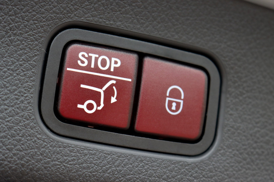 Mercedes-Benz GLC 400e 4MATIC AMG Line Aut9 | 'Manufaktur' | Airmatic | Achterasbesturing | Distronic+ | Trekhaak | Verwarmd Stuurwiel | HUD | Burmester | Digital Light |