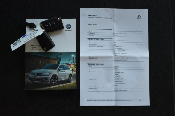 Volkswagen Tiguan 1.5 TSI ACT Highline R-Line | TREKHAAK | PANORAMADAK | DYNAUDIO | VIRTUAL | NAP