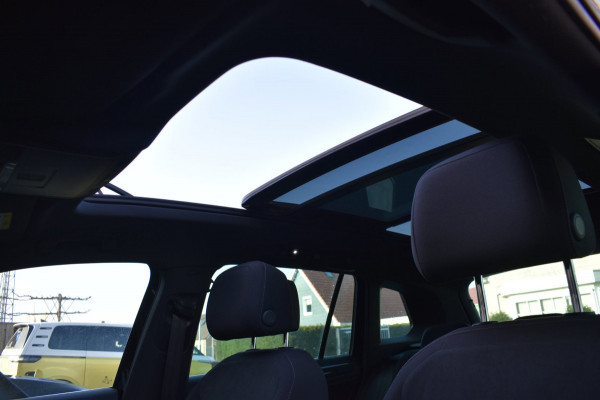 Volkswagen Tiguan 1.5 TSI ACT Highline R-Line | TREKHAAK | PANORAMADAK | DYNAUDIO | VIRTUAL | NAP