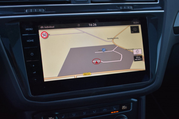 Volkswagen Tiguan 1.5 TSI ACT Highline R-Line | TREKHAAK | PANORAMADAK | DYNAUDIO | VIRTUAL | NAP