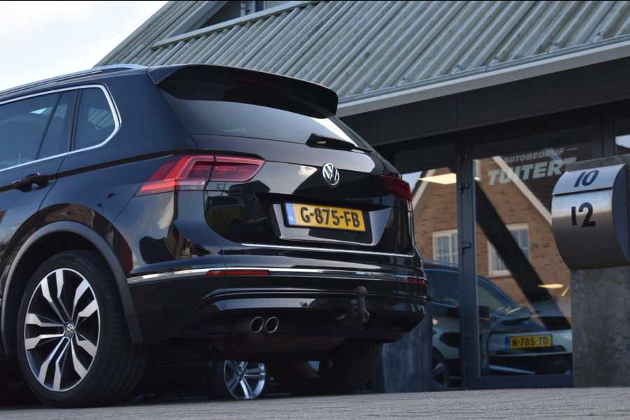 Volkswagen Tiguan 1.5 TSI ACT Highline R-Line | TREKHAAK | PANORAMADAK | DYNAUDIO | VIRTUAL | NAP