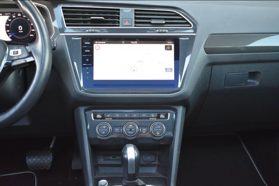 Volkswagen Tiguan 1.5 TSI ACT Highline R-Line | TREKHAAK | PANORAMADAK | DYNAUDIO | VIRTUAL | NAP