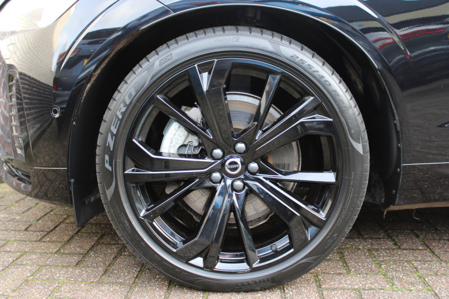 Volvo XC60 2.0 T8 Plug-in hybrid AWD Ultra Black Edition | Luchtvering | B&W | Head-Up | Trekhaak