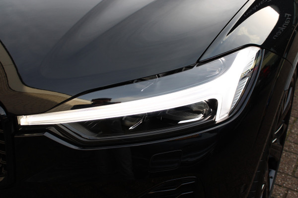 Volvo XC60 2.0 T8 Plug-in hybrid AWD Ultra Black Edition | Luchtvering | B&W | Head-Up | Trekhaak