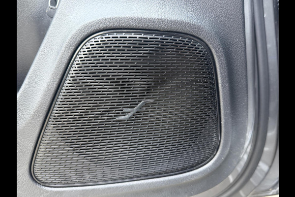 Mercedes-Benz CLA-Klasse 180 Business Solution AMG VAN € 30.900,- VOOR € 28.440,- UW LENTEVOORDEEL € 2.460,-! | PANO | AMG-LINE | STOELVERWARMING | SFEERVERLICHTING| CAMERA| KEYLESS|