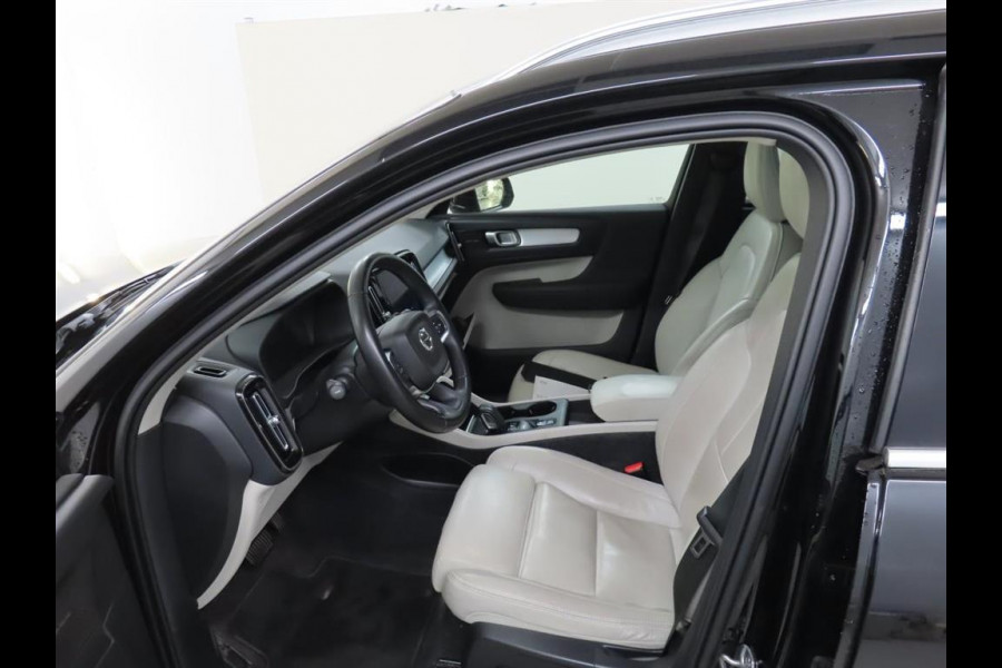 Volvo XC40 1.5 T5 PHEV Pro Pano.dak Leer Trekhaak Carplay stoel/Stuurverw. Recharge
