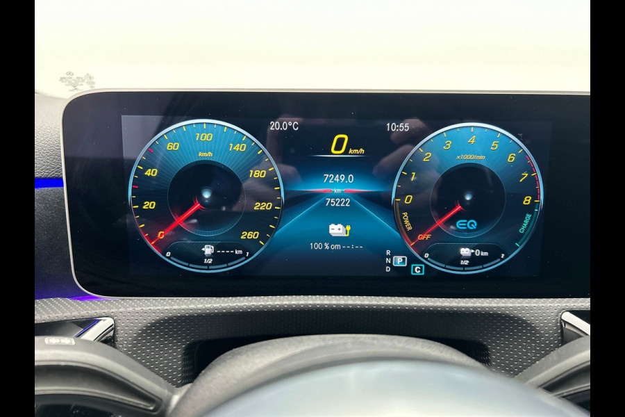 Mercedes-Benz A-Klasse 250 e AMG | Widescreen | Carplay Adaptive-cruise Panoramadak Stoelverwarming Camera Sfeerverlichting