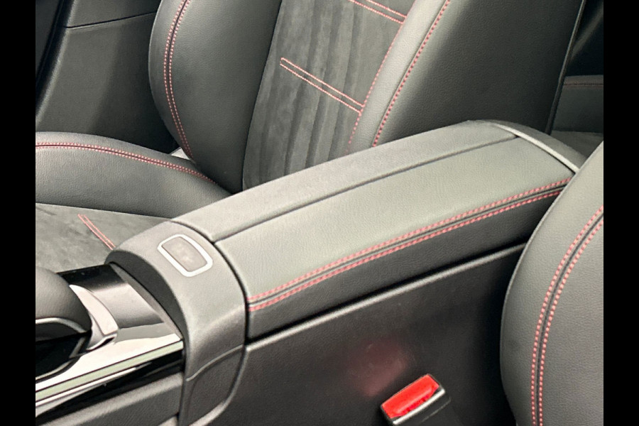 Mercedes-Benz A-Klasse 250 e AMG | Widescreen | Carplay Adaptive-cruise Panoramadak Stoelverwarming Camera Sfeerverlichting