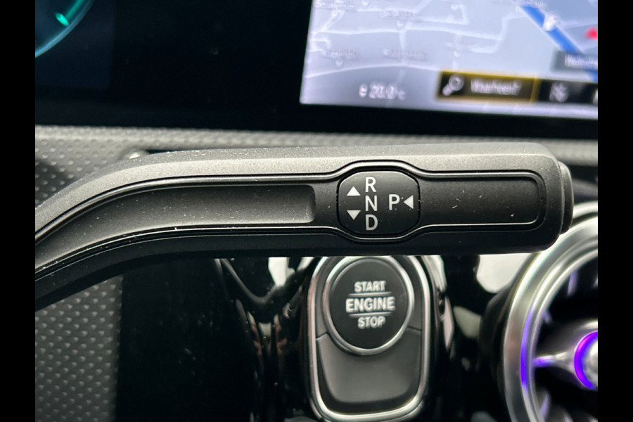 Mercedes-Benz A-Klasse 250 e AMG | Widescreen | Carplay Adaptive-cruise Panoramadak Stoelverwarming Camera Sfeerverlichting
