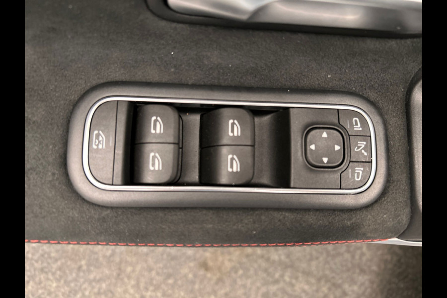 Mercedes-Benz A-Klasse 250 e AMG | Widescreen | Carplay Adaptive-cruise Panoramadak Stoelverwarming Camera Sfeerverlichting