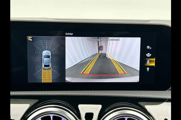 Mercedes-Benz A-Klasse 250 e AMG | Widescreen | Carplay Adaptive-cruise Panoramadak Stoelverwarming Camera Sfeerverlichting
