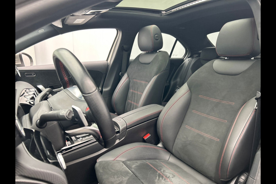Mercedes-Benz A-Klasse 250 e AMG | Widescreen | Carplay Adaptive-cruise Panoramadak Stoelverwarming Camera Sfeerverlichting
