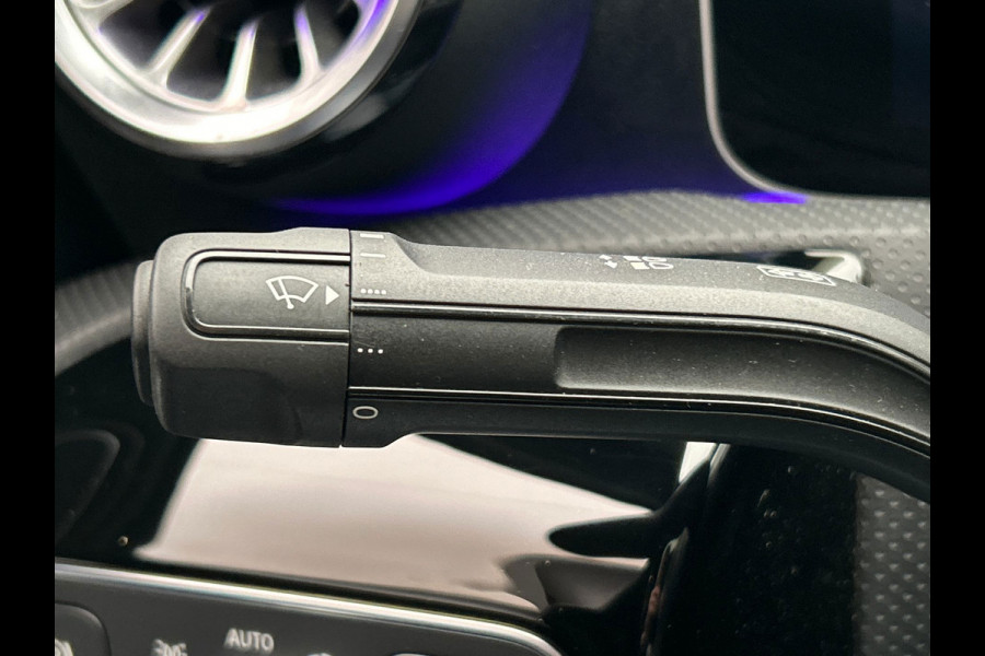 Mercedes-Benz A-Klasse 250 e AMG | Widescreen | Carplay Adaptive-cruise Panoramadak Stoelverwarming Camera Sfeerverlichting