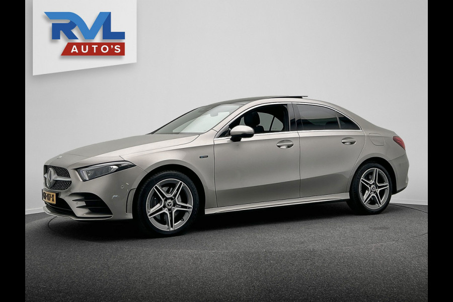Mercedes-Benz A-Klasse 250 e AMG | Widescreen | Carplay Adaptive-cruise Panoramadak Stoelverwarming Camera Sfeerverlichting