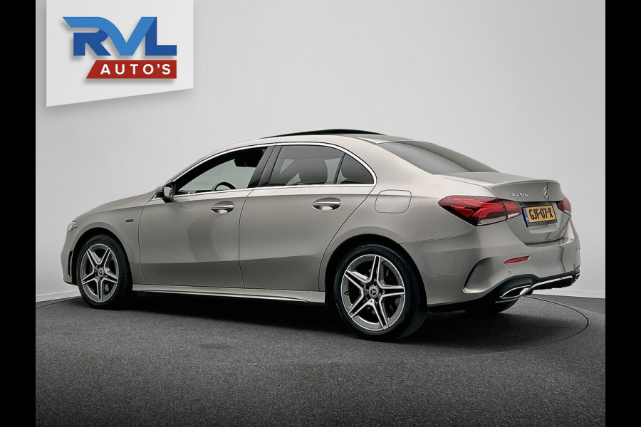 Mercedes-Benz A-Klasse 250 e AMG | Widescreen | Carplay Adaptive-cruise Panoramadak Stoelverwarming Camera Sfeerverlichting