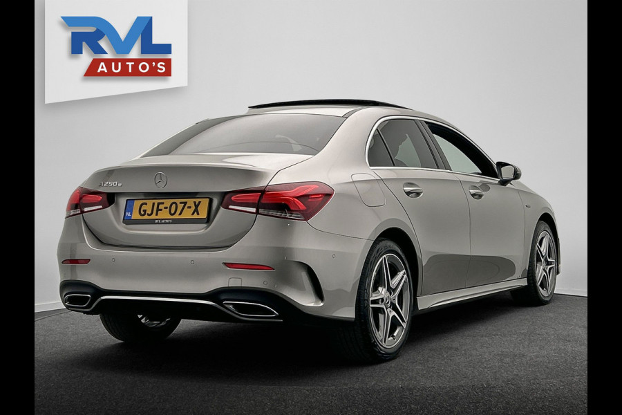 Mercedes-Benz A-Klasse 250 e AMG | Widescreen | Carplay Adaptive-cruise Panoramadak Stoelverwarming Camera Sfeerverlichting