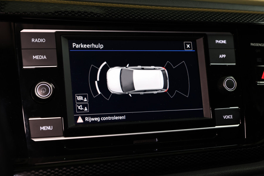 Volkswagen Polo 1.0 TSI Highline DSG VIRTUAL DasHB CARPLAY AIRCO STOELVW R line Vlgn PDC "21