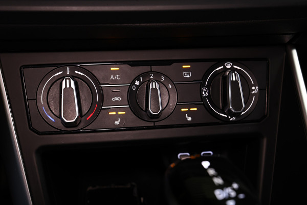 Volkswagen Polo 1.0 TSI Highline DSG VIRTUAL DasHB CARPLAY AIRCO STOELVW R line Vlgn PDC "21