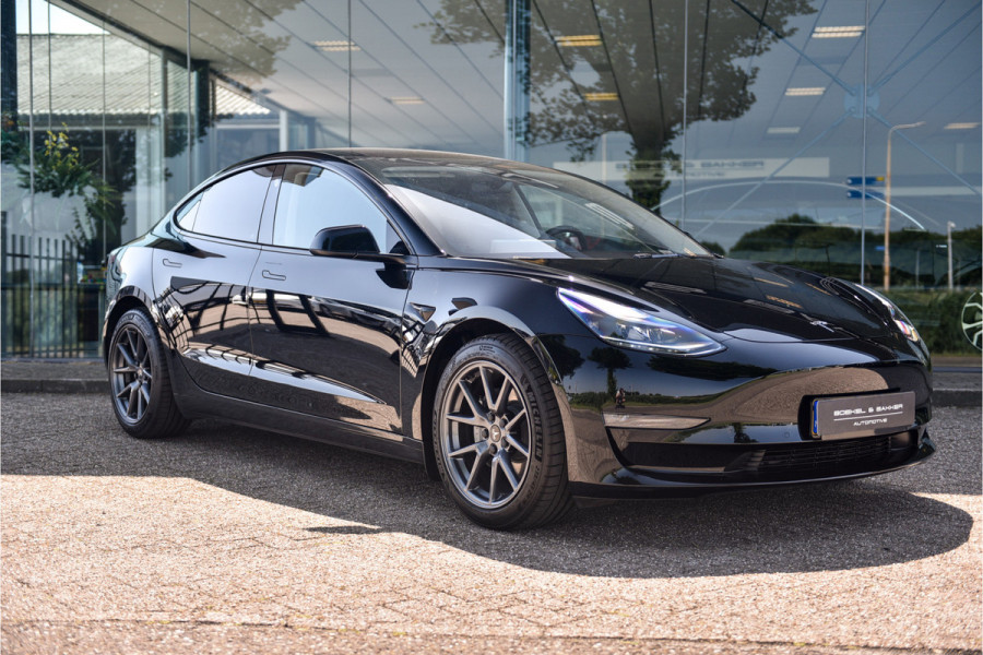 Tesla Model 3 Standard RWD Plus 60 kWh ** Autopilot **