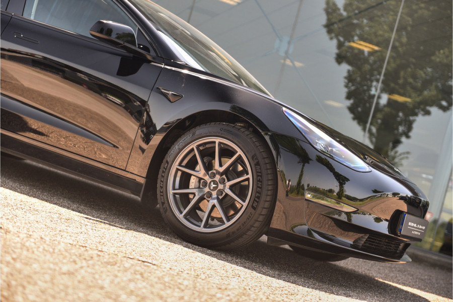 Tesla Model 3 Standard RWD Plus 60 kWh ** Autopilot **