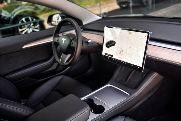 Tesla Model 3 Standard RWD Plus 60 kWh ** Autopilot **